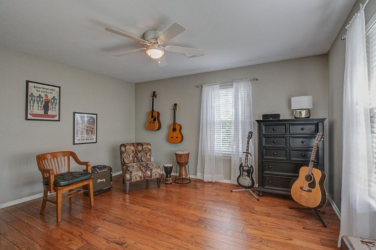 #7 - Upstairs NE Bedroom