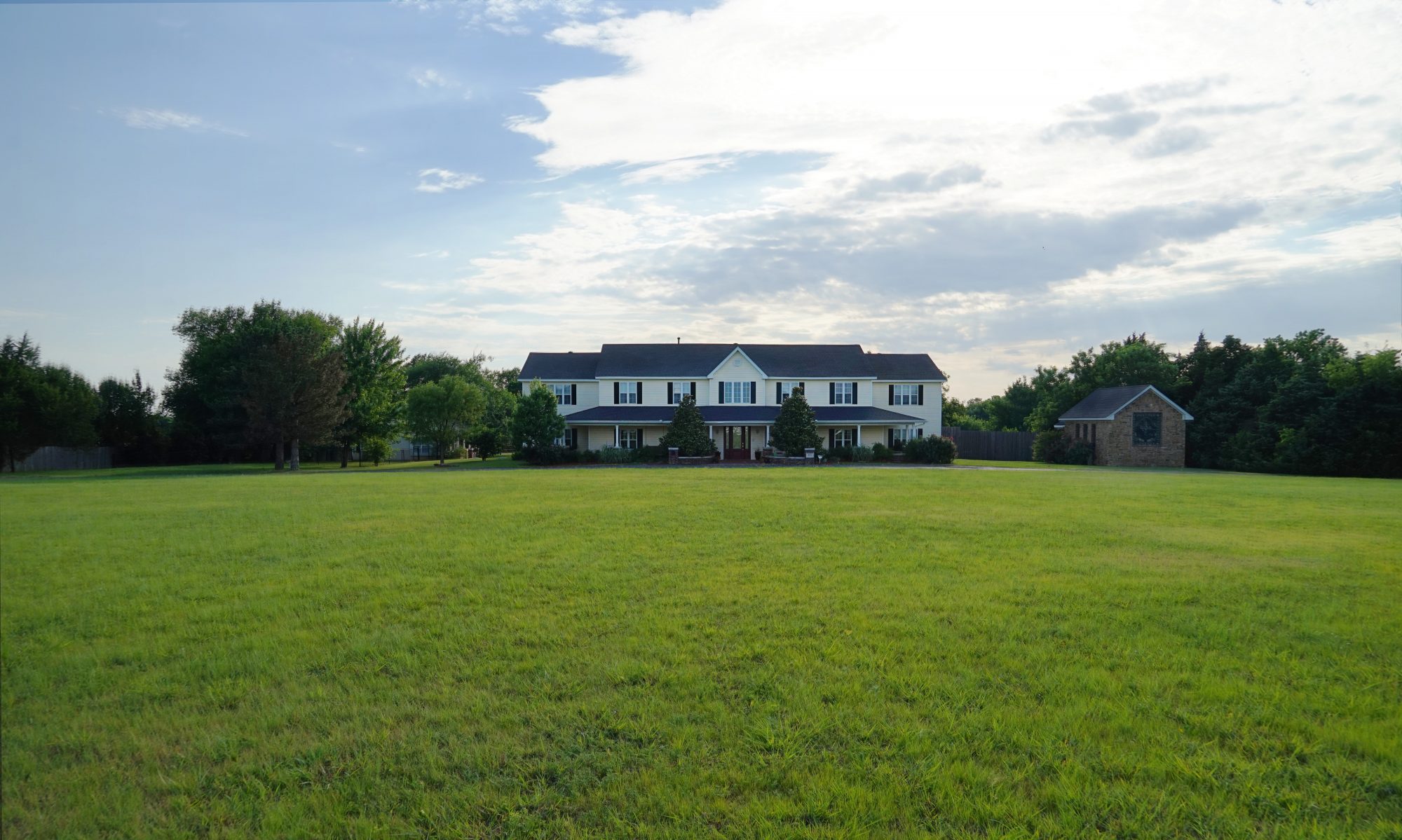 Expansive front view